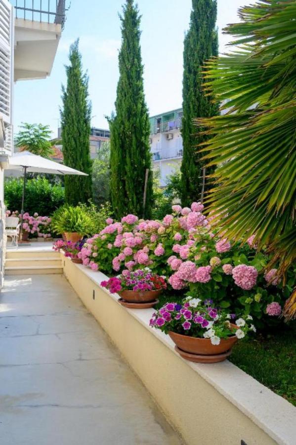 Palace Schoen Milesi - Esense Of Prestige - Private Pool - Free Parking - Old Money Style Luxury Rooms - Walking Distance To The Old Town, The Beach And All Amenities - Buralux Properties Split Exterior photo